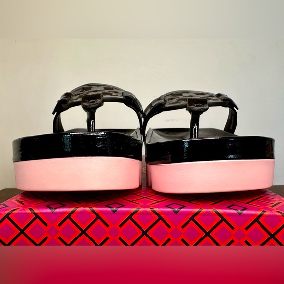 New Tory Burch Miller Cloud Lug Soft Patent Leather Sandal Size 7 Black/Petunia - Picture 5 of 11